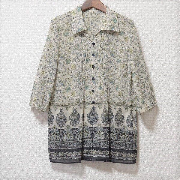 ボタニカル柄が可愛い レリアンのブラウスを買取しました