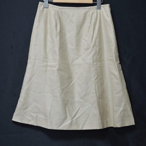 シルクの綺麗さを感じられる レリアンのスカートを買取しました