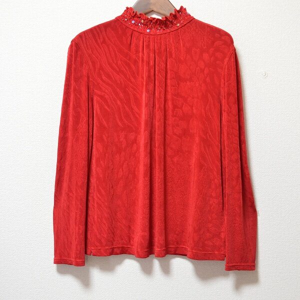 ゴージャスで明るい印象に 伊太利屋のカットソーを買取しました