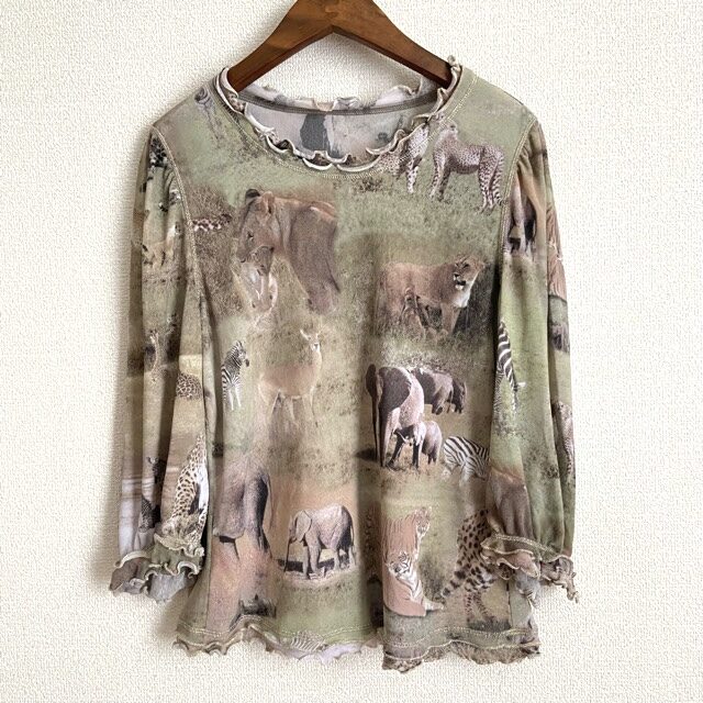 まるでジャングルにいるよう｜伊太利屋のカットソーを買取しました