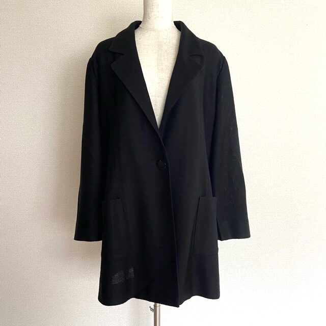 程よいボリューム感と締まりのある雰囲気がGOOD 斉藤都世子ジャケットを買取しました