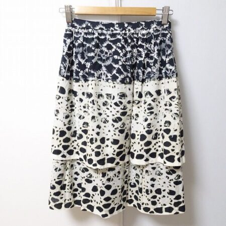 ジュンアシダのスカートを買取しました！可愛く豪華な柄に見とれる