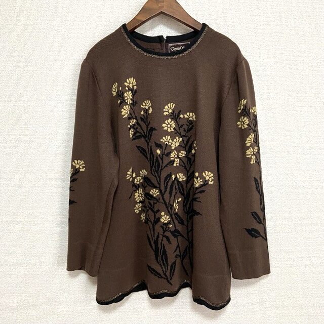 花モチーフが綺麗 斉藤都世子のニットを買取しました