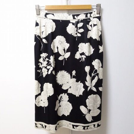 レオナールのスカートを店頭預り買取いたしました！大ぶりの柄が素敵