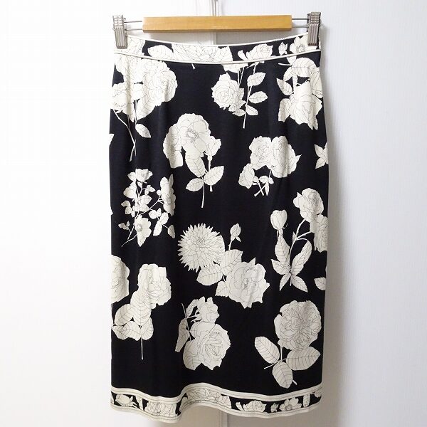 レオナールのスカートを店頭預り買取いたしました！大ぶりの柄が素敵