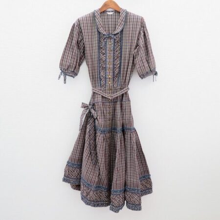 1年中楽しめる色味 カネコイサオのワンピースを買取しました