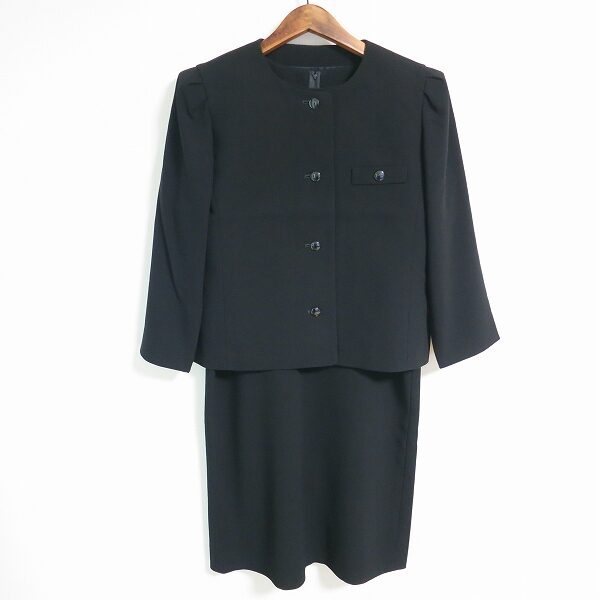 冠婚葬祭用のお洋服も買取!ピエールカルダンのフォーマルスーツを買取いたしました