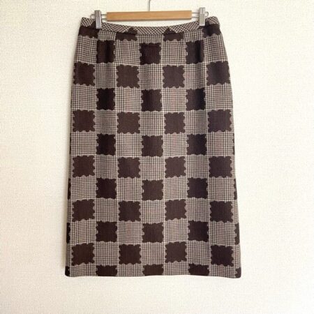 レリアンのスカートを宅配買取ご利用のお客様より買取しました