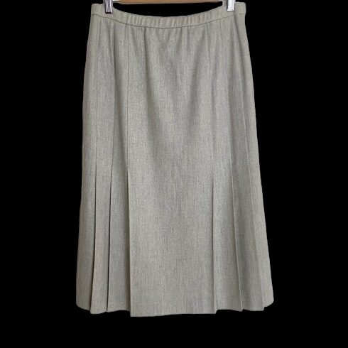 レリアンのスカートを買取しました｜適度なプリーツが洗練された印象を作る