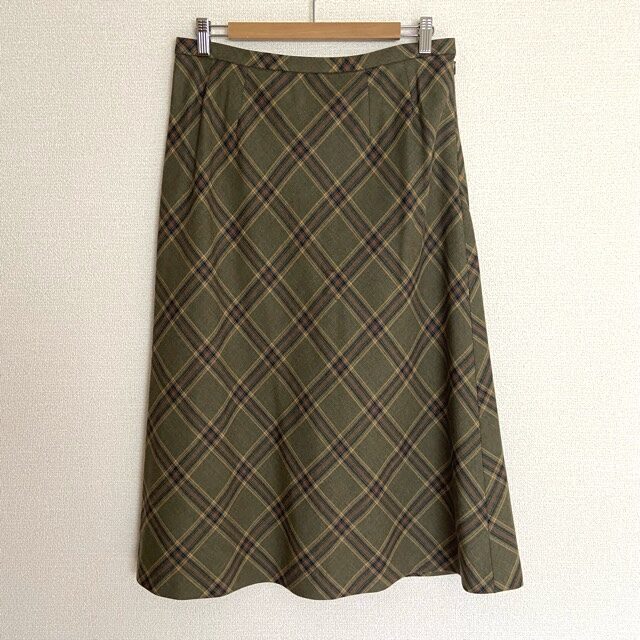 緑のチェックがビューティーさを出してくれる レリアンのスカートを買取しました