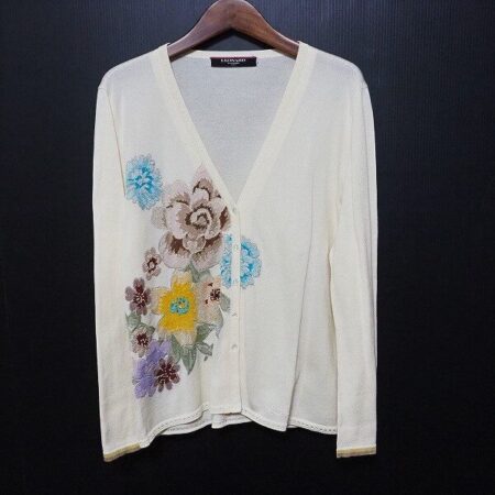 レオナールのカーディガンを宅配買取ご利用のお客様より買取しました