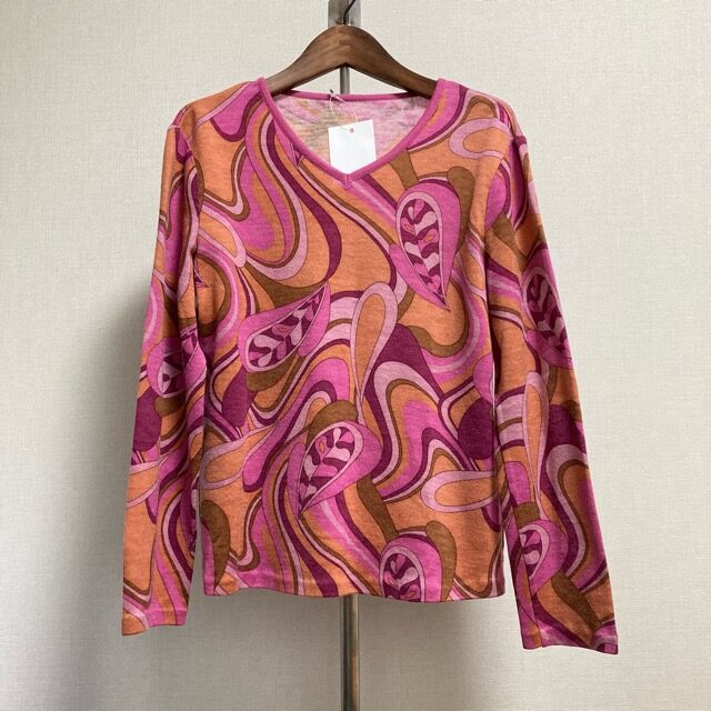 レリアンのカットソーを買取しました|賑やかで優雅な雰囲気
