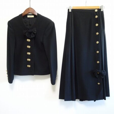 セレブながらもしっかり可愛い インゲボルグのセットアップを買取しました