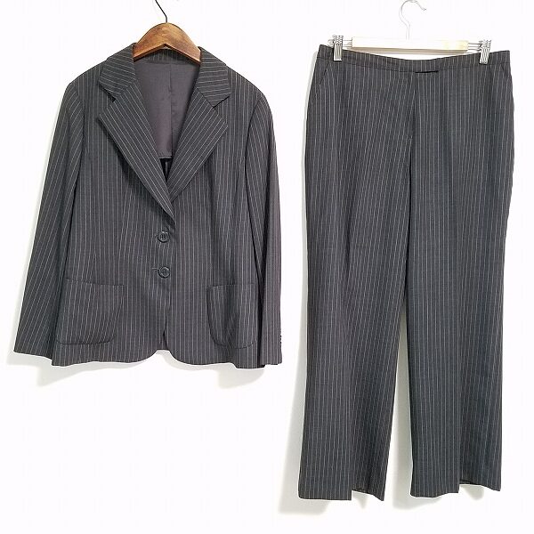レリアンのパンツスーツを買取しました|賢さ際立つ