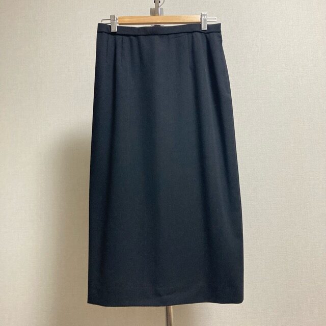 レリアンのスカートを買取しました|シンプルタイトで嬉しい