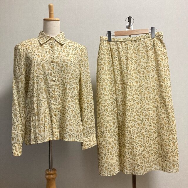 細かいペイズリー柄が貴重 レリアンのセットアップ買取しました