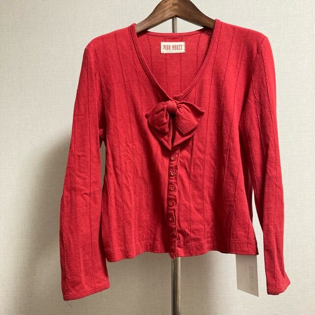 赤の可愛さ際立つ ピンクハウスのカーディガンを買取しました