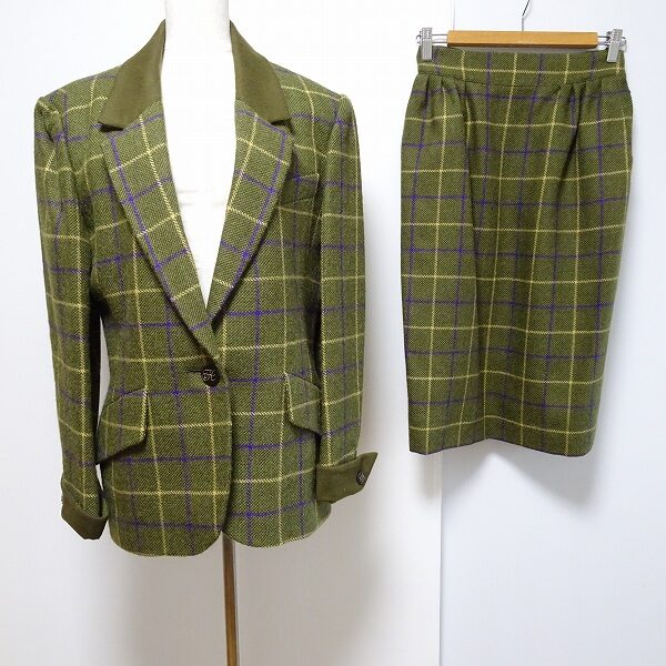 アルパカ混で温かく エルメスのスカートスーツを買取しました