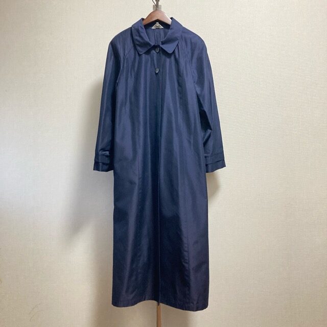 レリアンのコートを買取しました|ロング丈と光沢がカッコよさを出す