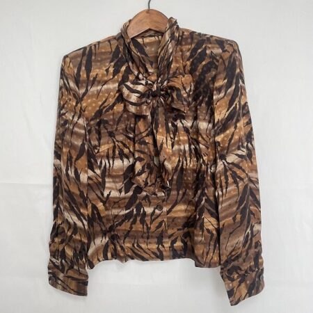 豪華で背筋も伸びる レリアンのブラウスを買取しました