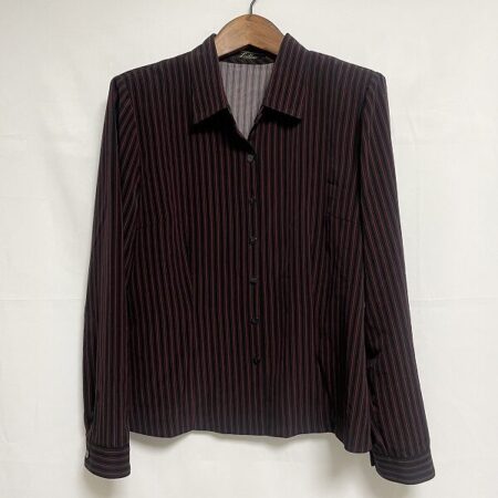 レリアンのブラウスを買取しました｜ベロア調がシャープ