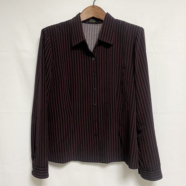 レリアンのブラウスを買取しました|ベロア調がシャープ