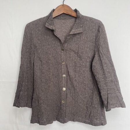 レリアンのブラウスを宅配買取ご利用のお客様より買取しました