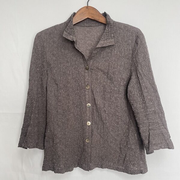 レリアンのブラウスを宅配買取ご利用のお客様より買取しました