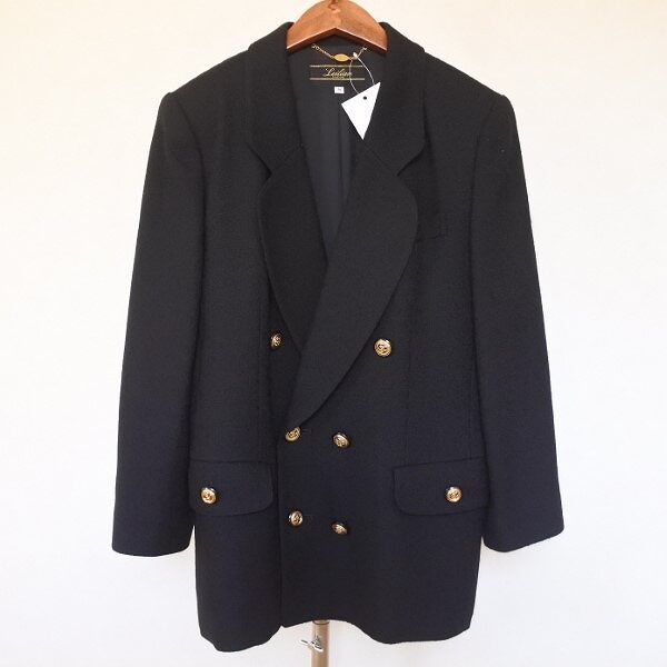 レリアンのジャケットを買取しました|黒と金ボタンが優雅