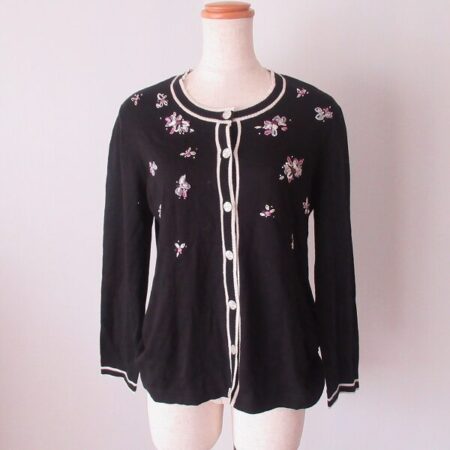 いいバランスの花に惹かれる アトリエサガンのカーディガンを買取しました