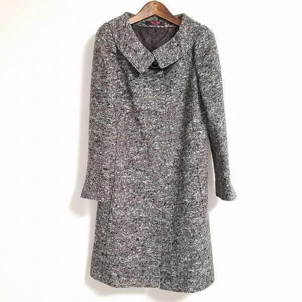 ユキトリイのコートを買取しました|グレーで柔らかさもある