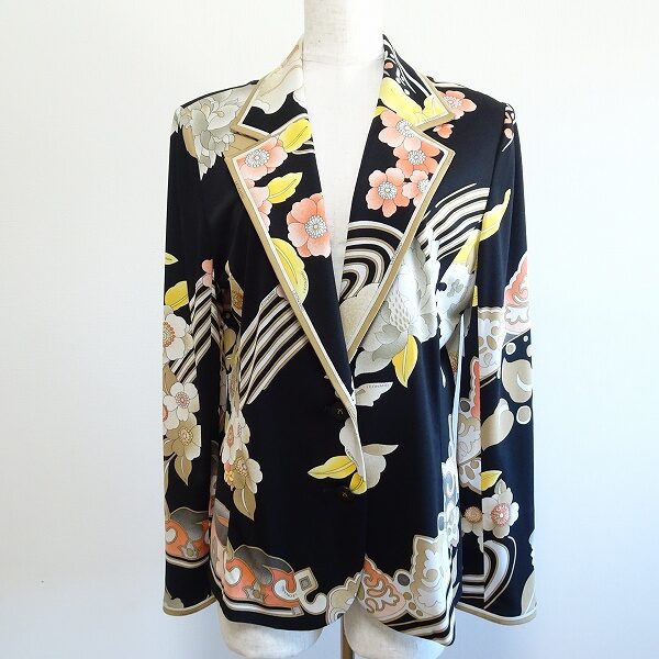 レオナールのジャケットを買取しました｜花柄のインパクトがすごい