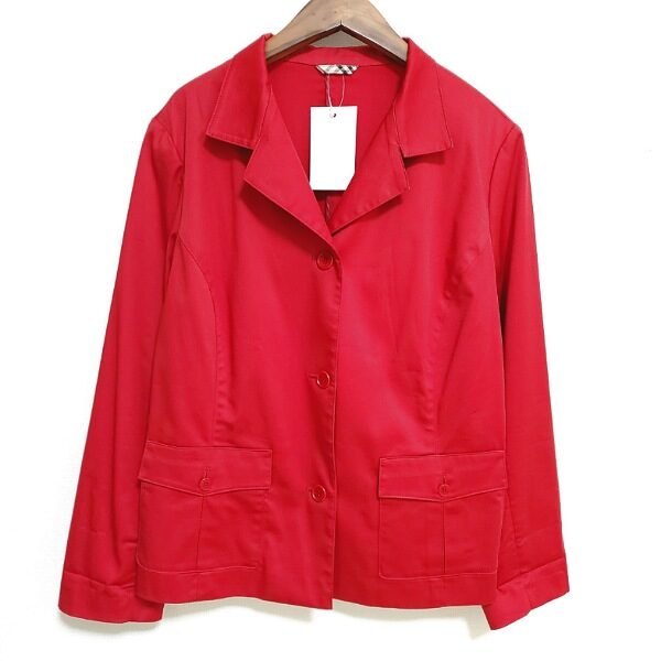 バーバリーのジャケットを買取しました｜赤色が綺麗