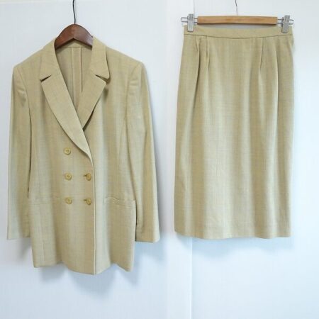 レリアンのセットアップを買取しました｜レアなベージュで見つめてしまう