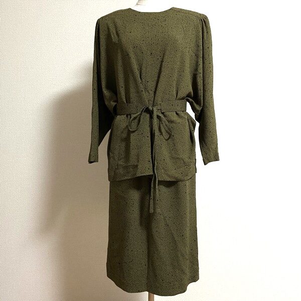 濃いカーキがかっこいい 詩仙堂のセットアップを買取しました