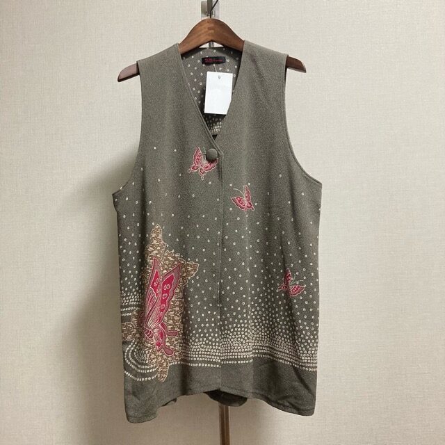 詩仙堂のベストを買取しました｜蝶柄に癒される