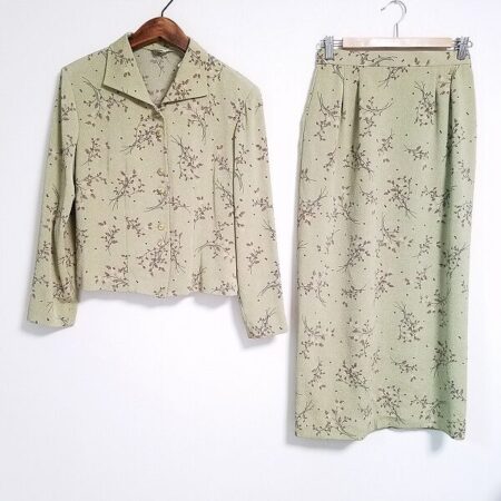 三年坂のセットアップを買取しました｜柔らかい若草色