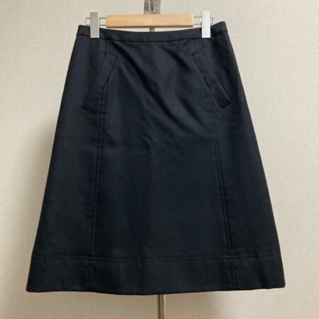 くっきりしたデザインがいい ジバンシィのスカートを買取しました