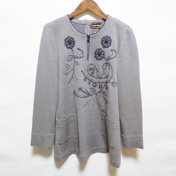 斉藤都世子のニットを買取しました｜グレー×紫が優雅