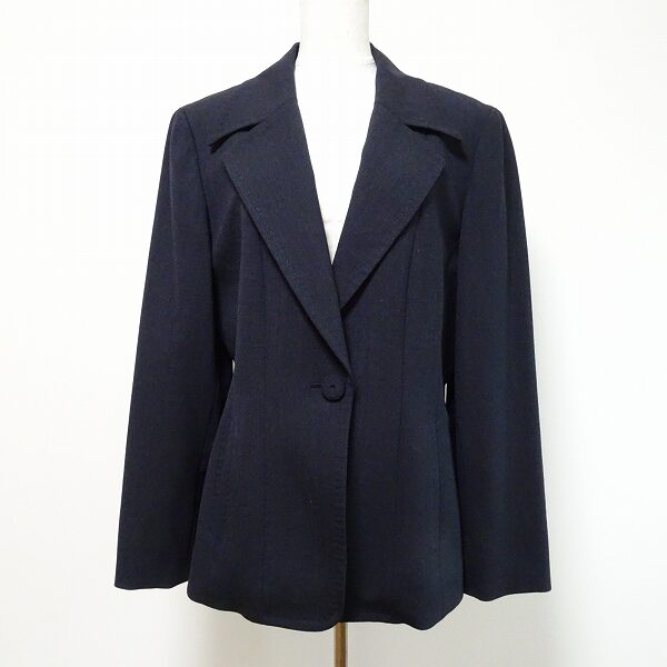 レリアンのジャケットを買取しました ラインの綺麗さがいい