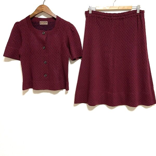 ボルドーカラーが顔映りも変えてくれる 斉藤都世子のセットアップを買取しました