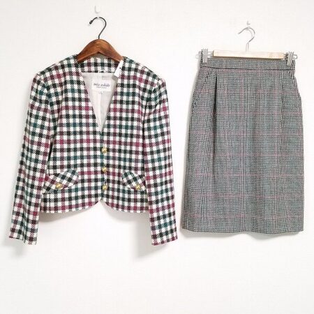 チェックの可愛さが素敵 ミスアシダのスカートスーツを買取しました