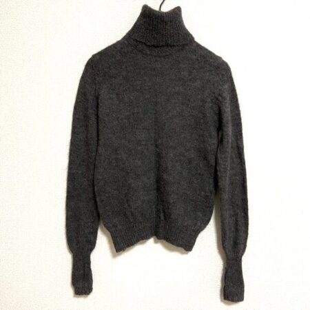 ヨーガンレールのセーターを買取しました｜濃いめのグレーで心も締まる