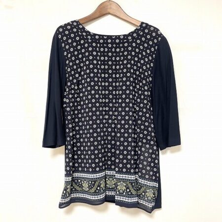 レリアンのチュニックを買取しました｜華奢なイメージにしてくれる柄がいい