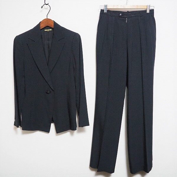 ヒロココシノのパンツスーツを出張買取ご利用のお客様より買取しました