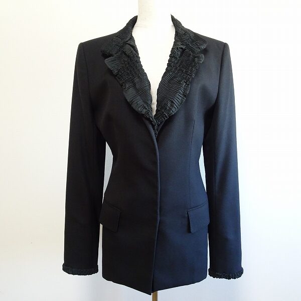 背筋も伸びそうイヴサンローラン リヴゴーシュのジャケットを買取しました