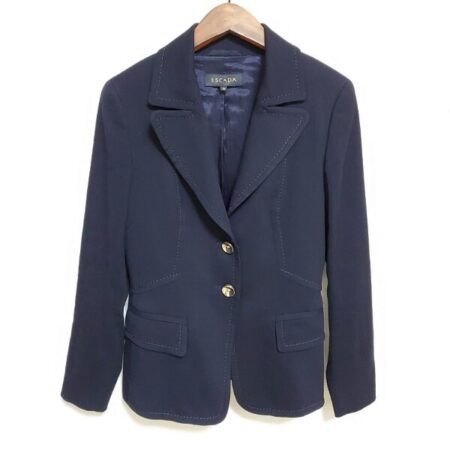 エスカーダのジャケットを出張買取ご利用のお客様より買取しました