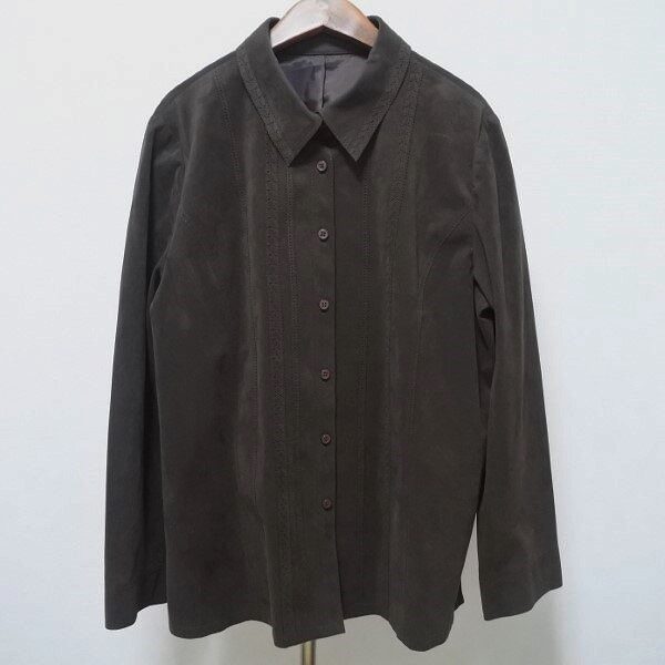 レリアンのこげ茶ブラウスを買取しました｜シャープな女性に