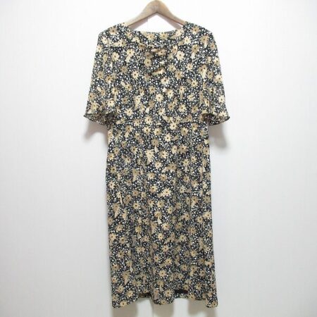 レリアンのワンピースを買取しました｜シックな花柄がいい