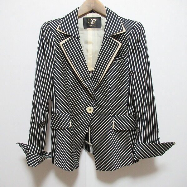 ベラ 銀座マギーのジャケットを買取しました｜ストライプならではのカッコよさが出ている